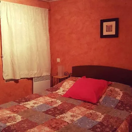 Une Petite Maison Affittacamere Creissan